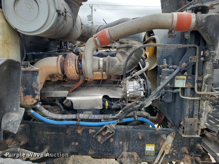 image for item NK9967 2000 Mack CH613 semi truck