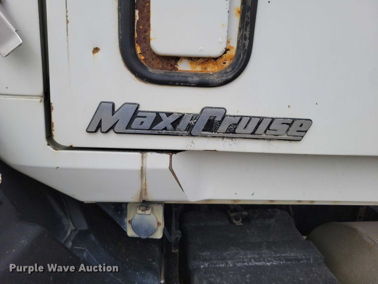 image for item NK9967 2000 Mack CH613 semi truck