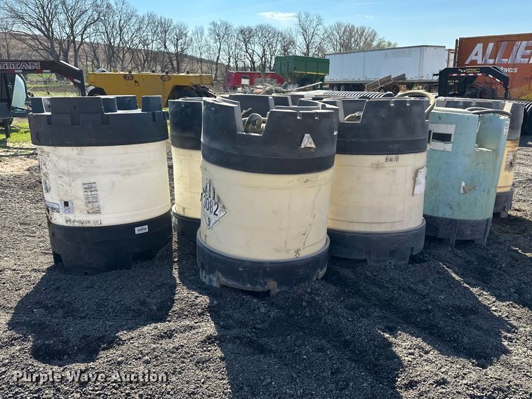 image for item DQ7755 (7) chemical totes