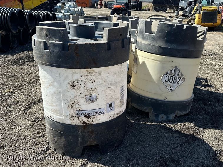 image for item DQ7755 (7) chemical totes