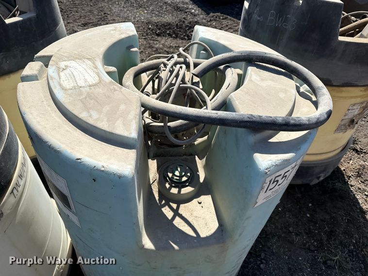 image for item DQ7755 (7) chemical totes