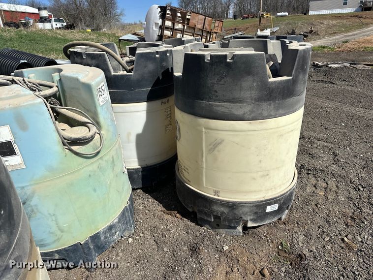 image for item DQ7755 (7) chemical totes