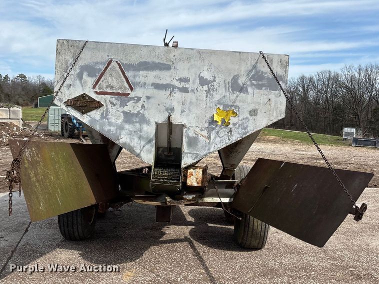 image for item DT0110 Dempsey spreader