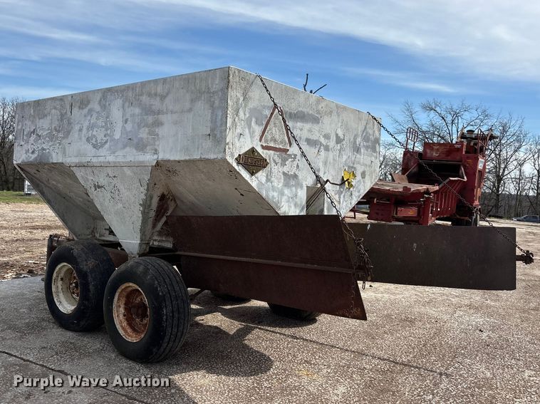 image for item DT0110 Dempsey spreader
