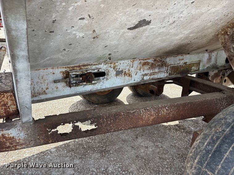 image for item DT0110 Dempsey spreader