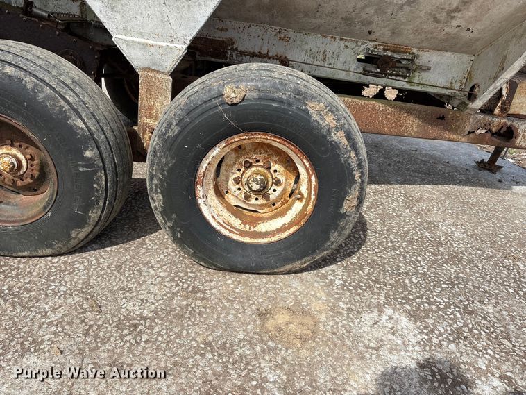 image for item DT0110 Dempsey spreader