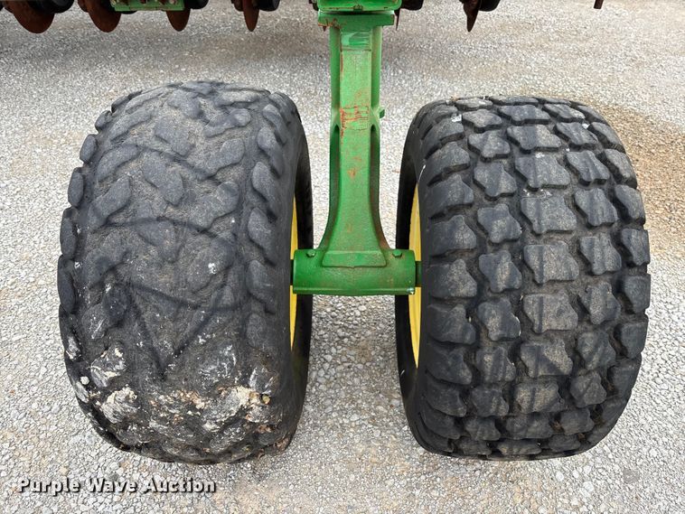 image for item DU0413 2005 John Deere 1890 air seeder