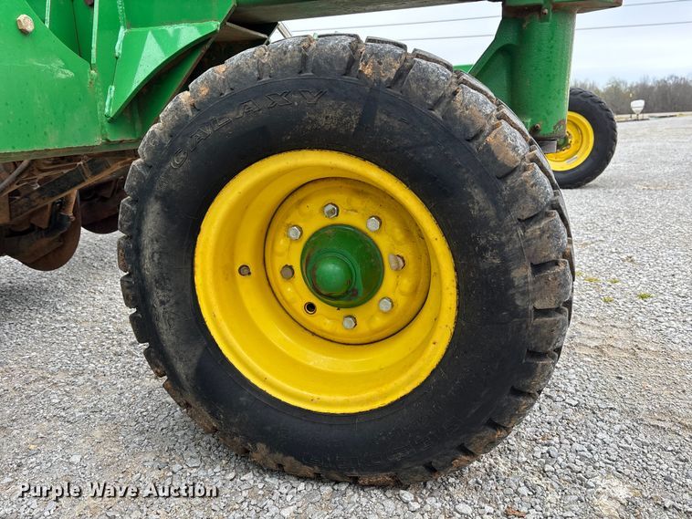 image for item DU0413 2005 John Deere 1890 air seeder