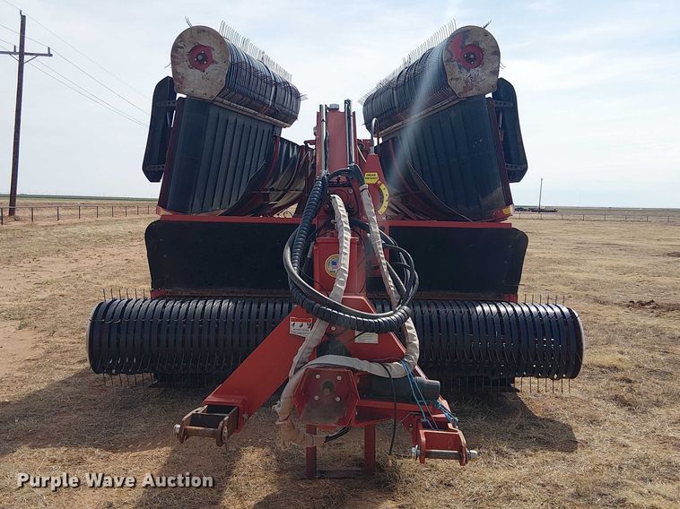 image for item DU3120 H&S Tri-Flex 6135 hay merger