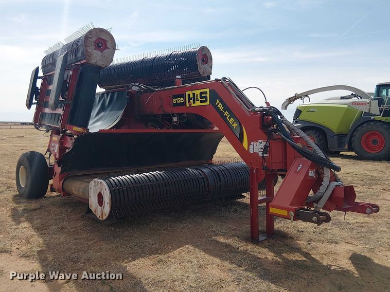 image for item DU3120 H&S Tri-Flex 6135 hay merger