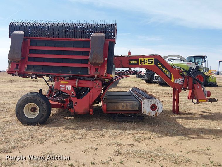 image for item DU3120 H&S Tri-Flex 6135 hay merger
