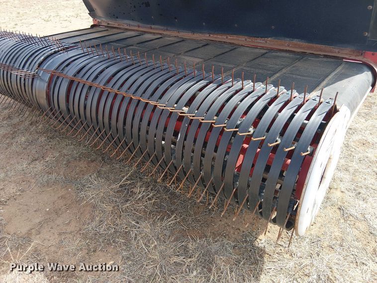 image for item DU3120 H&S Tri-Flex 6135 hay merger