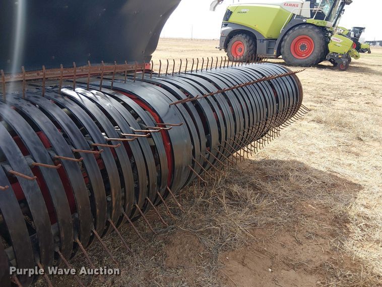 image for item DU3120 H&S Tri-Flex 6135 hay merger