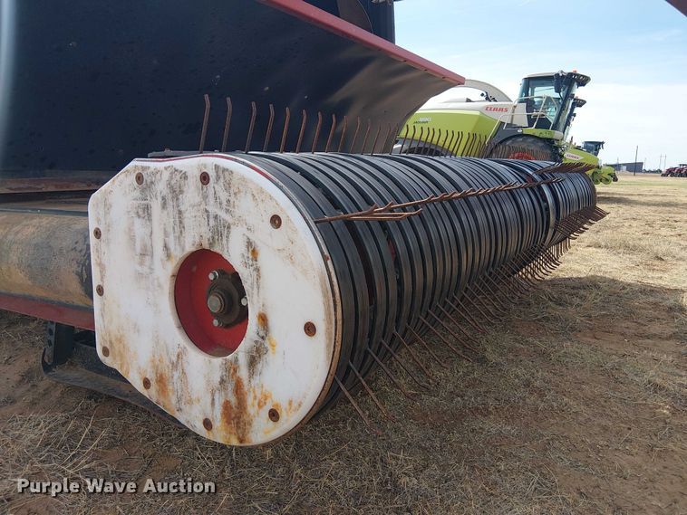 image for item DU3120 H&S Tri-Flex 6135 hay merger