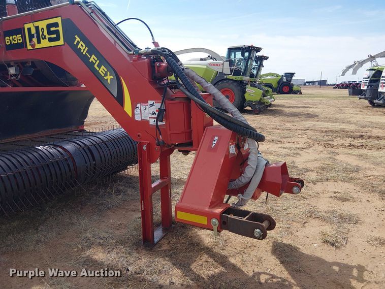 image for item DU3120 H&S Tri-Flex 6135 hay merger