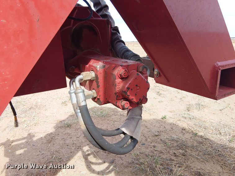 image for item DU3120 H&S Tri-Flex 6135 hay merger