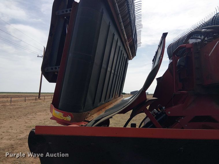 image for item DU3120 H&S Tri-Flex 6135 hay merger