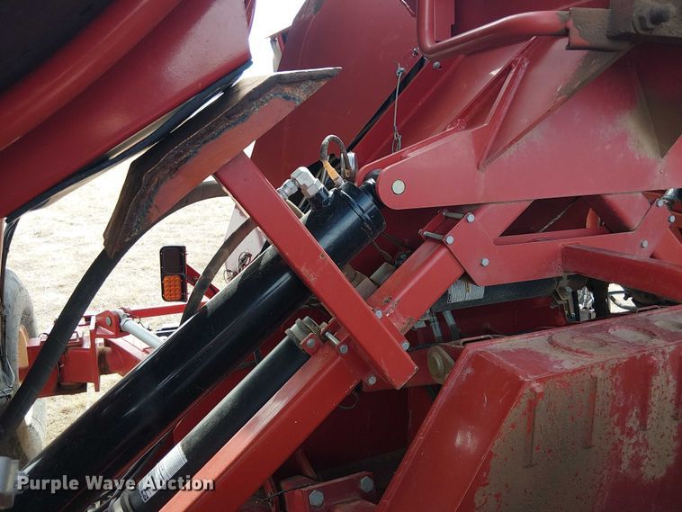 image for item DU3120 H&S Tri-Flex 6135 hay merger