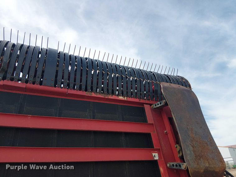 image for item DU3120 H&S Tri-Flex 6135 hay merger