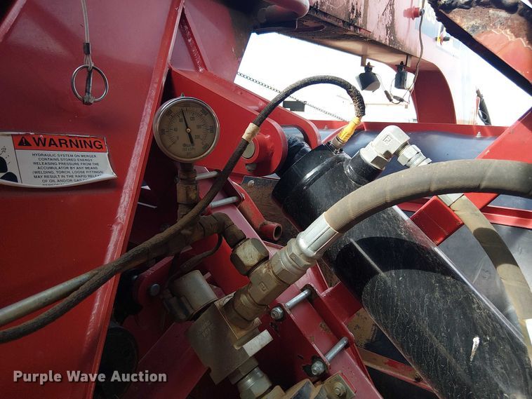 image for item DU3120 H&S Tri-Flex 6135 hay merger