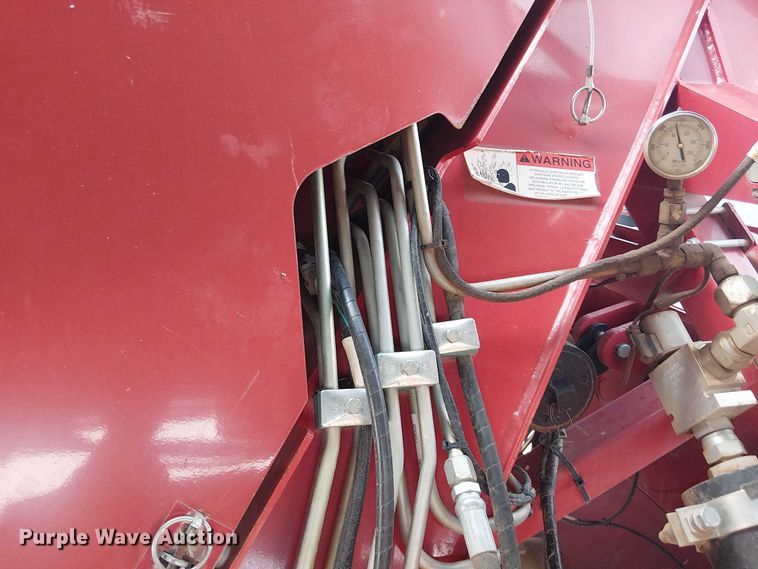 image for item DU3120 H&S Tri-Flex 6135 hay merger