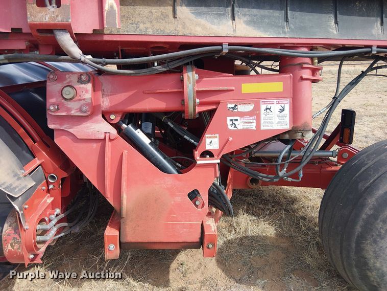 image for item DU3120 H&S Tri-Flex 6135 hay merger