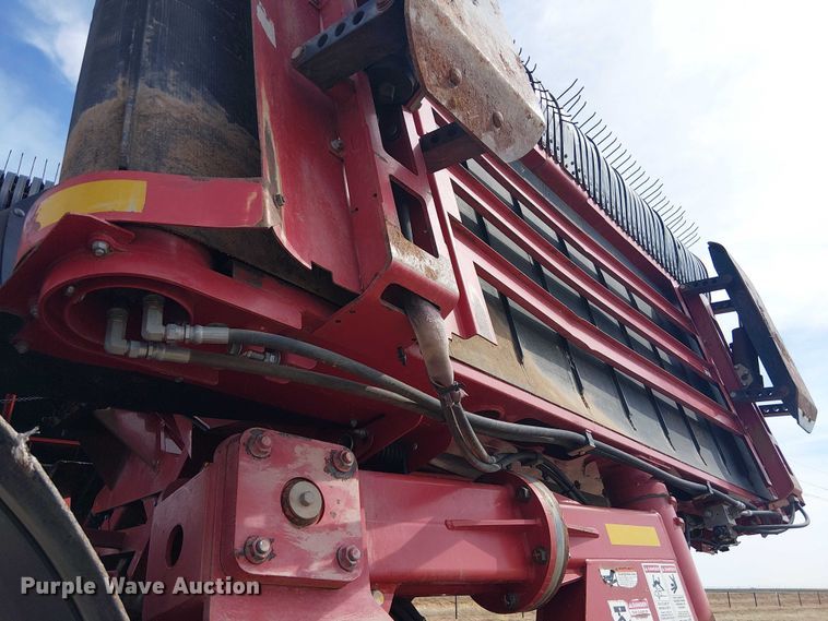 image for item DU3120 H&S Tri-Flex 6135 hay merger