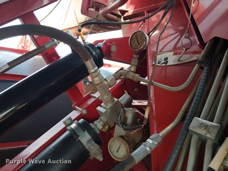 image for item DU3120 H&S Tri-Flex 6135 hay merger