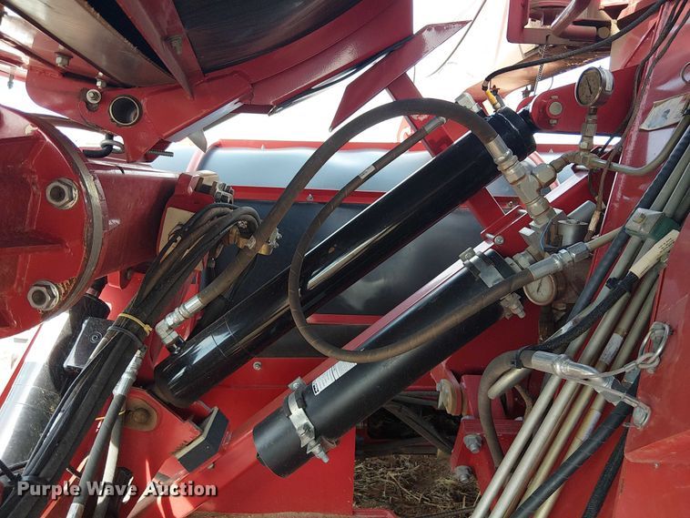 image for item DU3120 H&S Tri-Flex 6135 hay merger