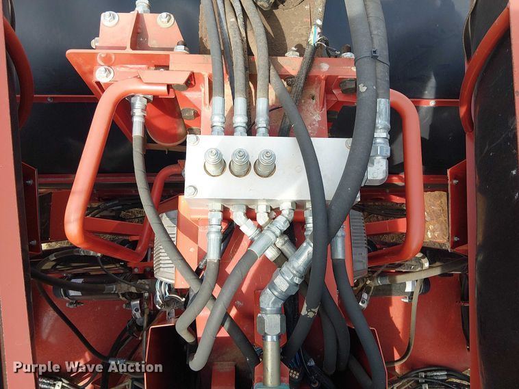 image for item DU3120 H&S Tri-Flex 6135 hay merger