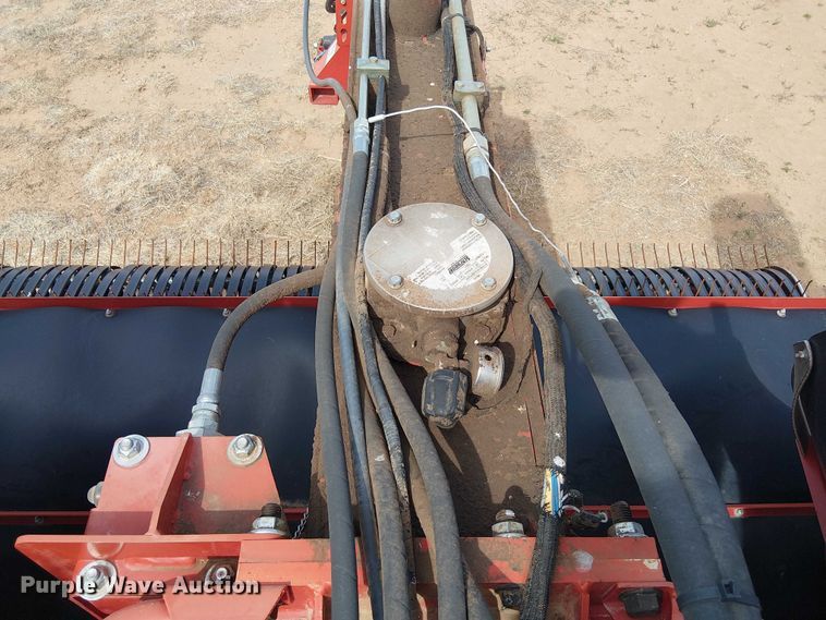 image for item DU3120 H&S Tri-Flex 6135 hay merger