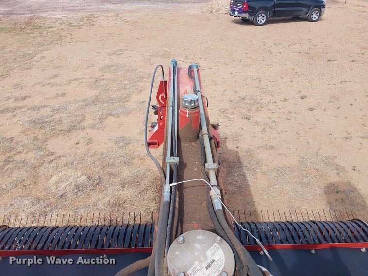 image for item DU3120 H&S Tri-Flex 6135 hay merger