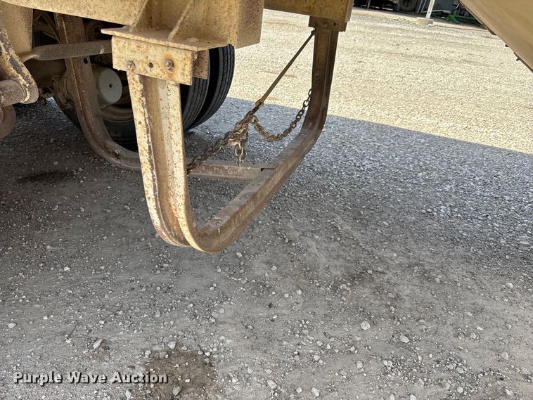 image for item DZ3970 1984 Timpte Super Hopper grain trailer