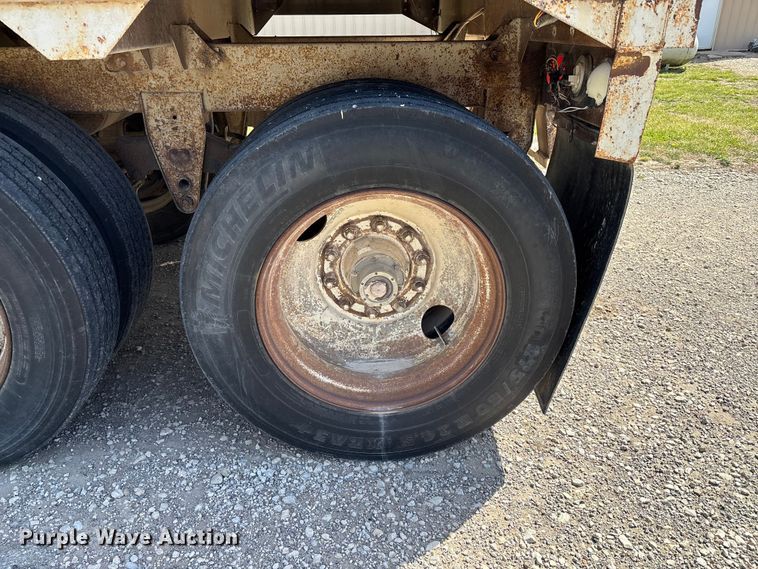 image for item DZ3970 1984 Timpte Super Hopper grain trailer