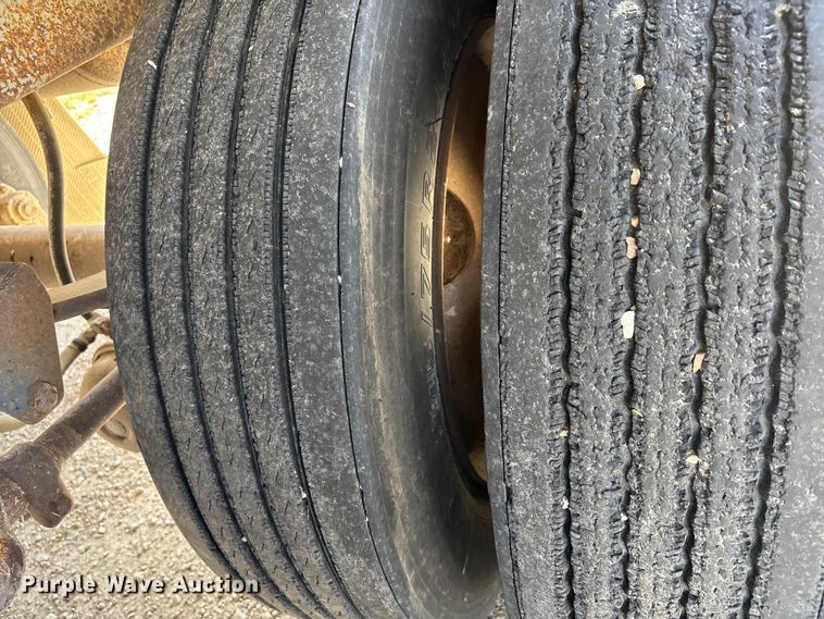 image for item DZ3970 1984 Timpte Super Hopper grain trailer