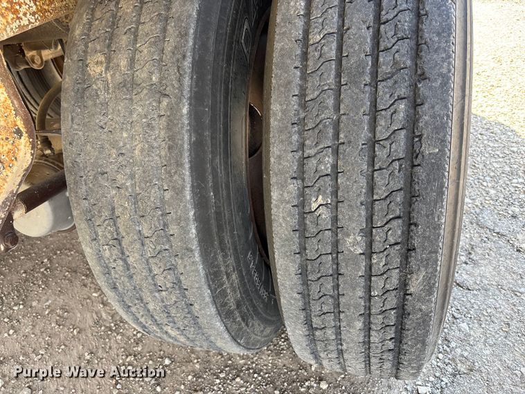 image for item DZ3970 1984 Timpte Super Hopper grain trailer