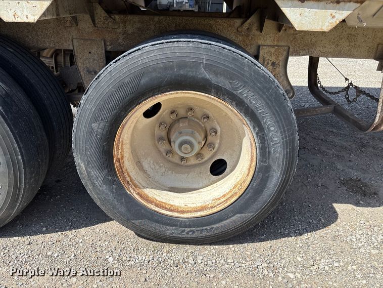 image for item DZ3970 1984 Timpte Super Hopper grain trailer