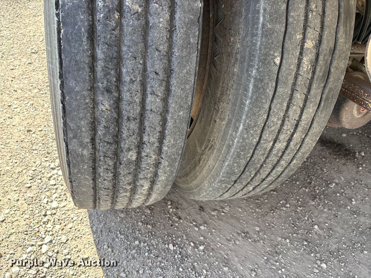 image for item DZ3970 1984 Timpte Super Hopper grain trailer