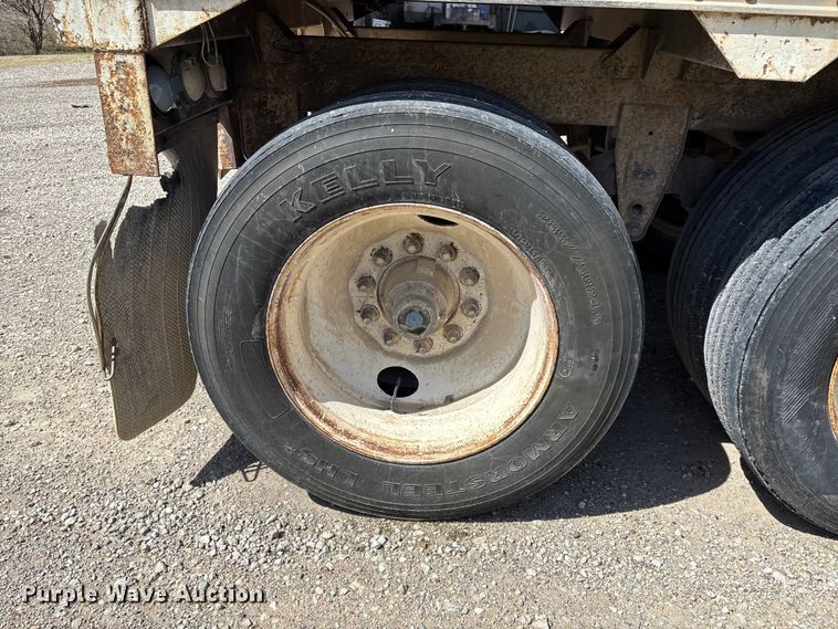 image for item DZ3970 1984 Timpte Super Hopper grain trailer