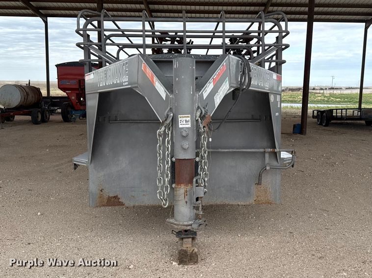 image for item DZ5353 2009 Parker livestock trailer