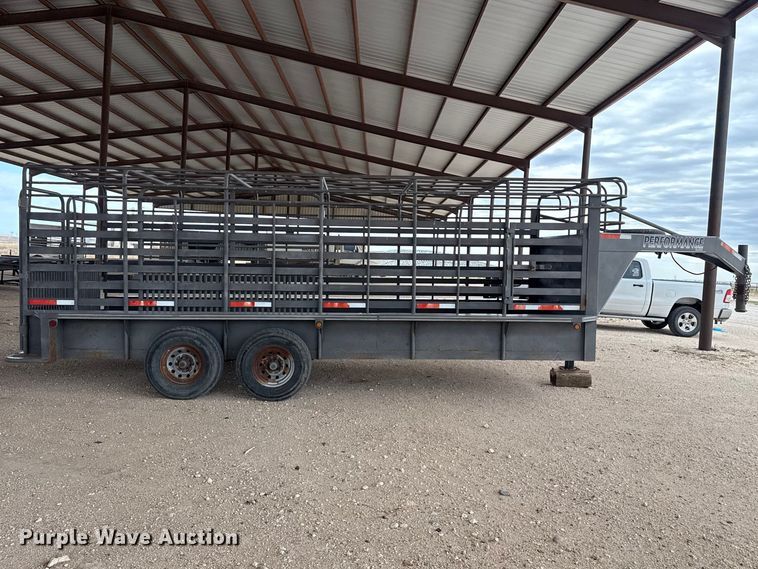 image for item DZ5353 2009 Parker livestock trailer