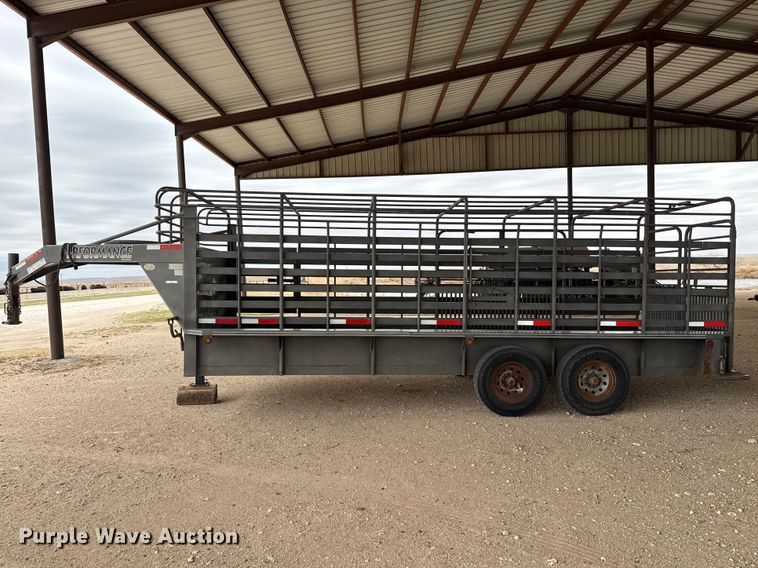 image for item DZ5353 2009 Parker livestock trailer