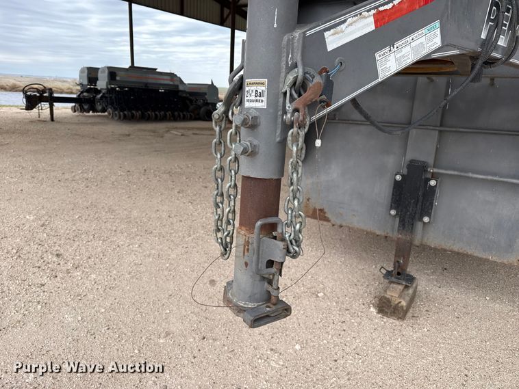 image for item DZ5353 2009 Parker livestock trailer