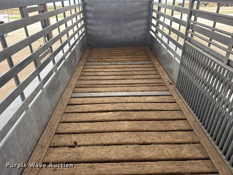 image for item DZ5353 2009 Parker livestock trailer