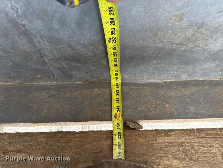 image for item DZ5353 2009 Parker livestock trailer