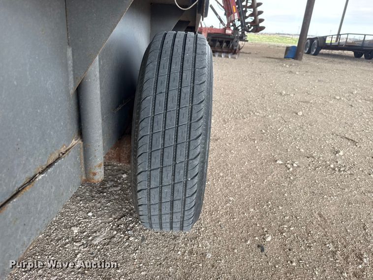 image for item DZ5353 2009 Parker livestock trailer