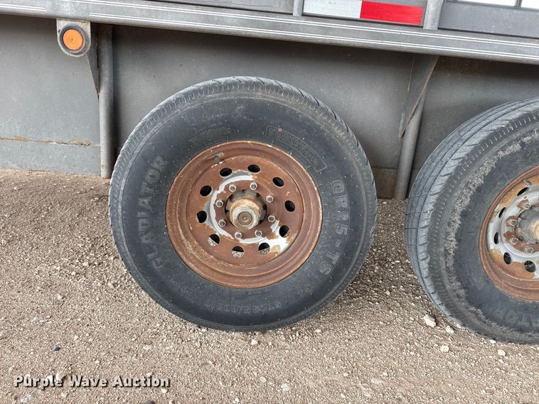 image for item DZ5353 2009 Parker livestock trailer