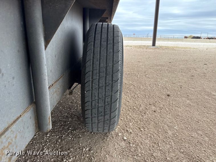 image for item DZ5353 2009 Parker livestock trailer