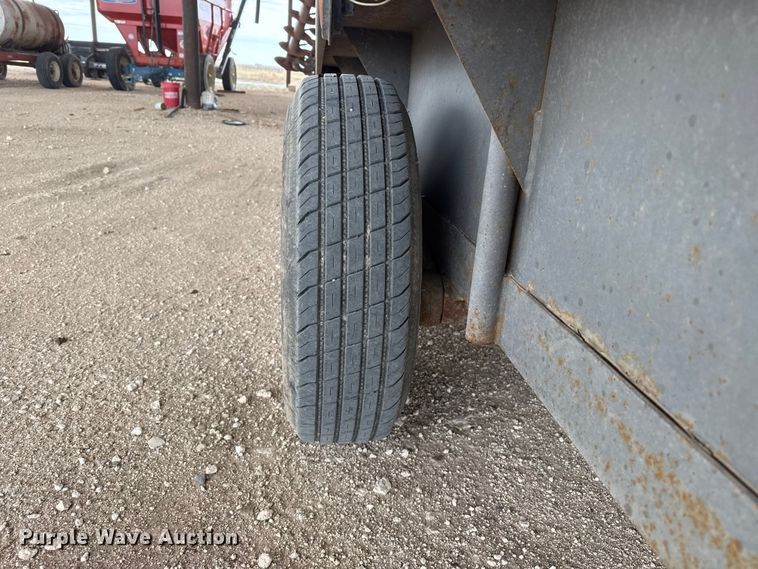 image for item DZ5353 2009 Parker livestock trailer