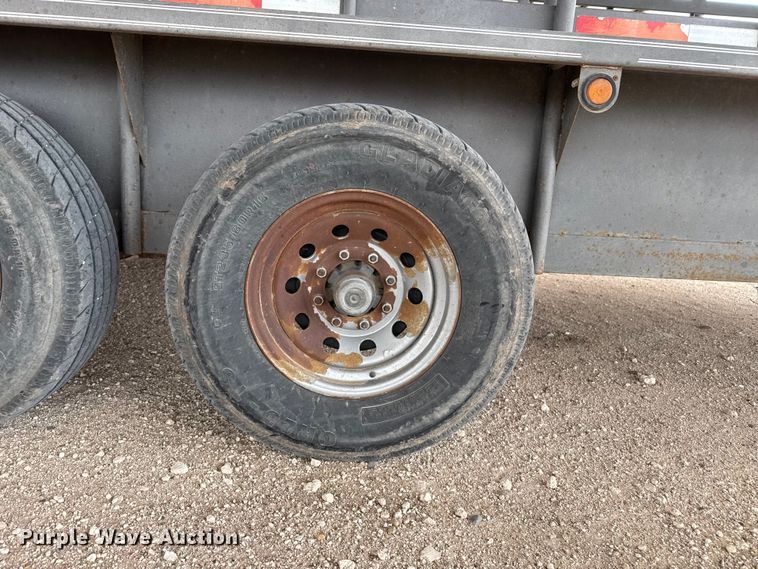 image for item DZ5353 2009 Parker livestock trailer